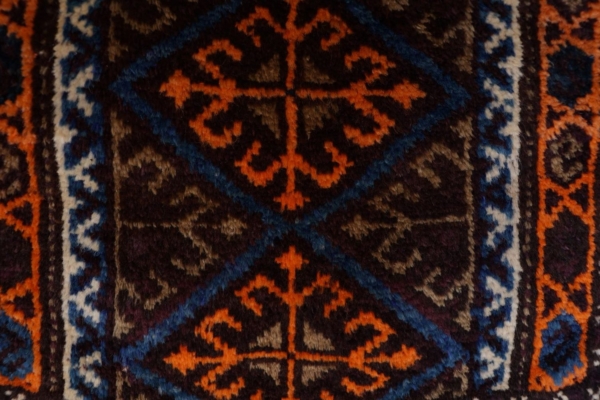 Semi-antique Baluch namakdan or salt bag from Afghanistan. 56x46 cms - Image 3