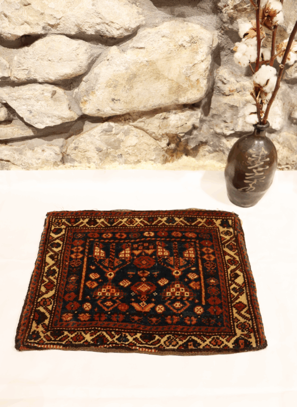Antique Qashqai chanteh or bag from Iran. 45x55 cms - Image 2