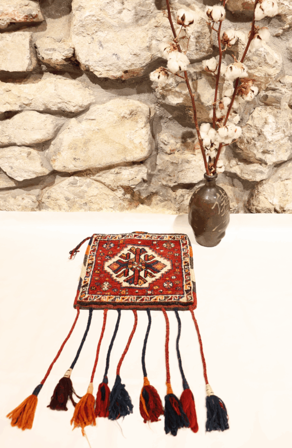 Bolsa o chanteh semi antigua Qashqai, Irán. 38x35 cms - Imagen 2