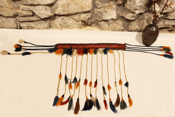 Banda antigua Qashqai para caballo o camello, Irán. 70x10 cms - Imagen 4