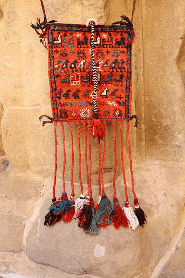 Semi-antique Qashqai bag or chanteh from Iran. 33x28 cms - Image 3