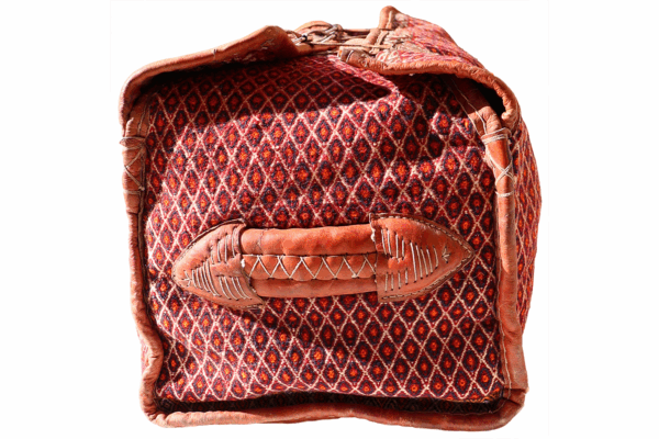 Vintage Qashqai suitcase or mafrash from Iran. 43x102x40 cms - Image 2