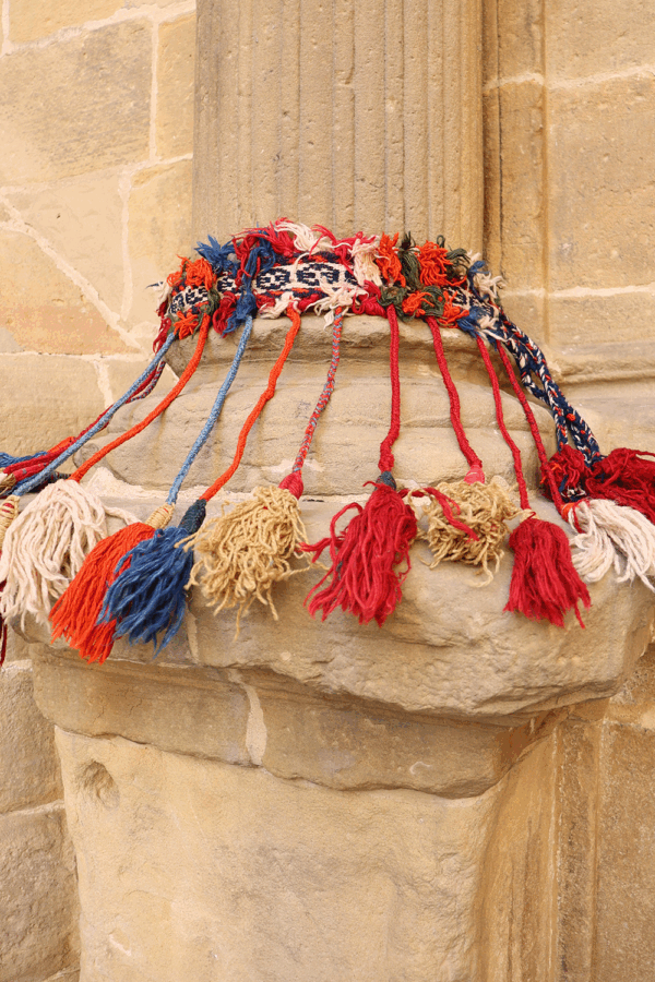 Semi-antique Qashqai horse or camel band from Iran. 80x5 cms - Image 2