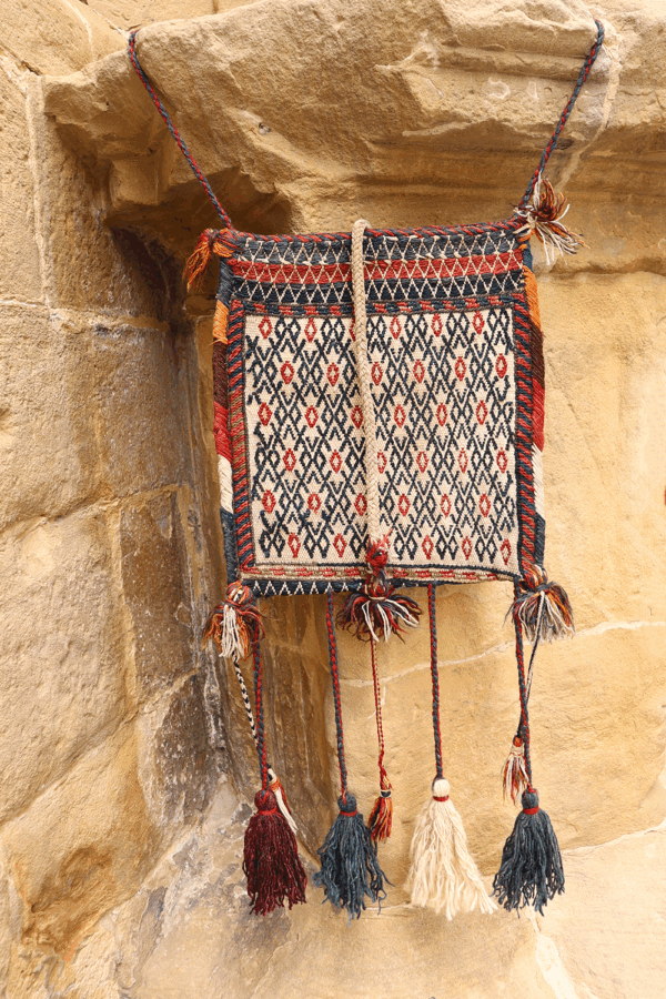 Bolsa o chanteh semi antigua Qashqai, Irán. 40x35 cms - Imagen 6