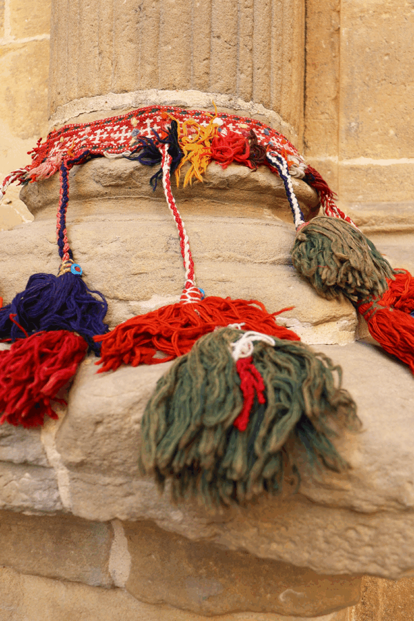 Banda semi antigua Qashqai para caballo o camello, Irán. 46x6 cms - Imagen 2