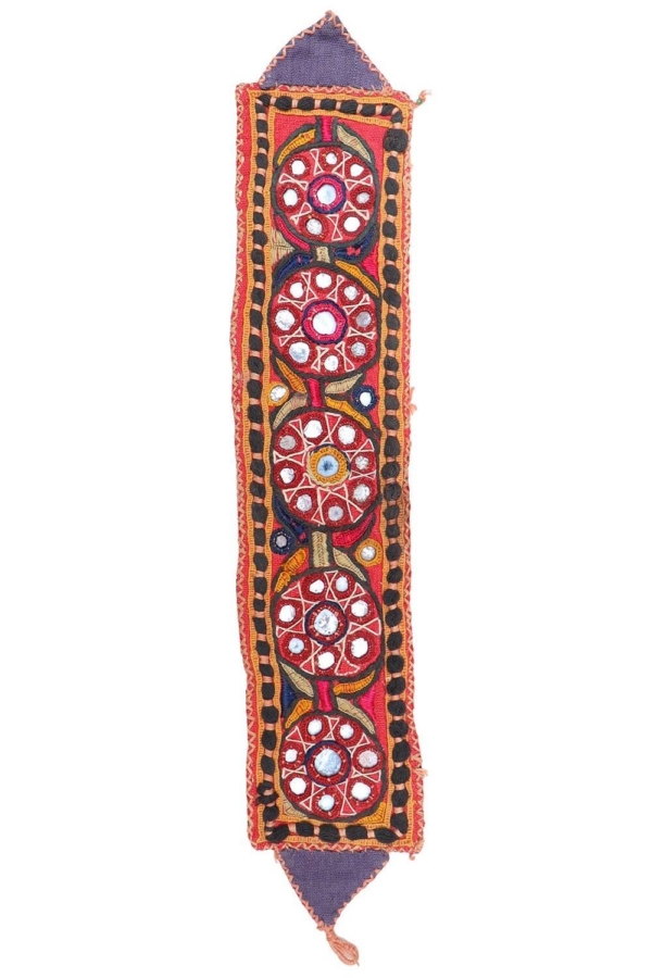Bordado antiguo Baluch, Afganistán. 31x6 cms