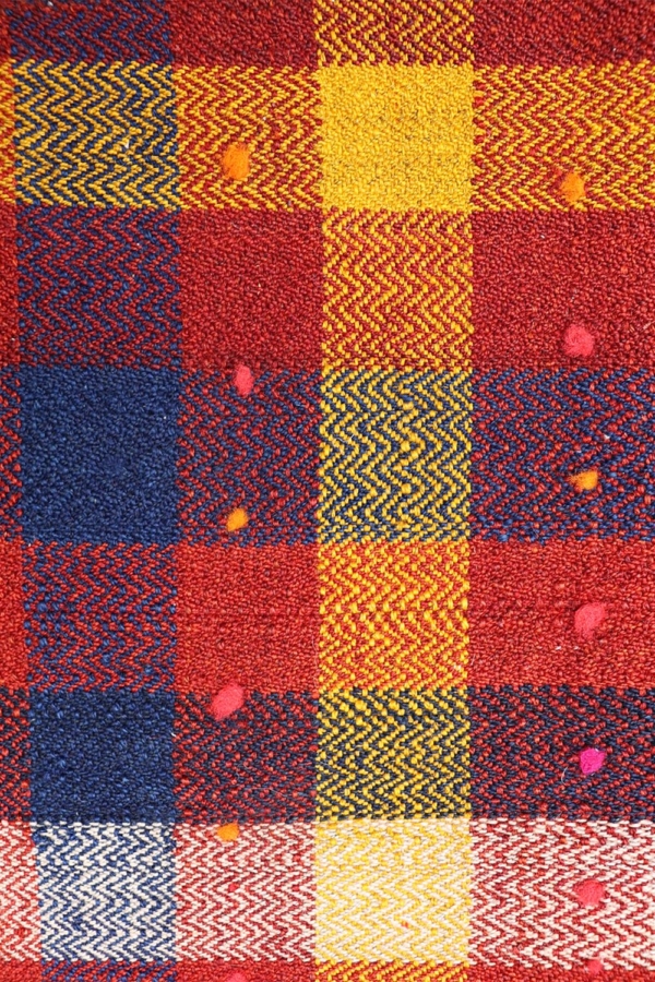 Antique Qashqai kilim from Iran. 218x136 cms - Image 5
