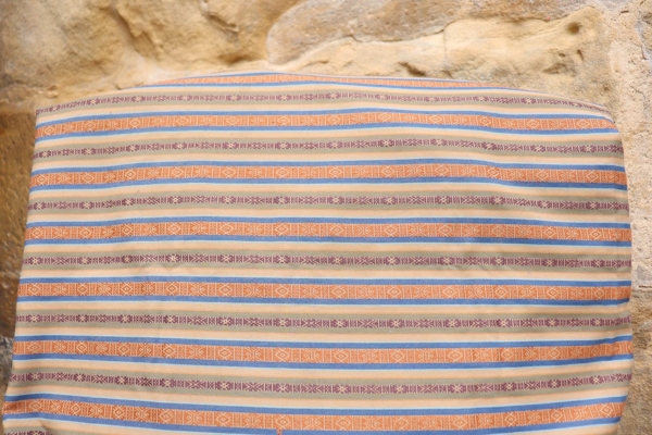 Semi-antique Kira textile from Bhutan. 246x149 cms - Image 4