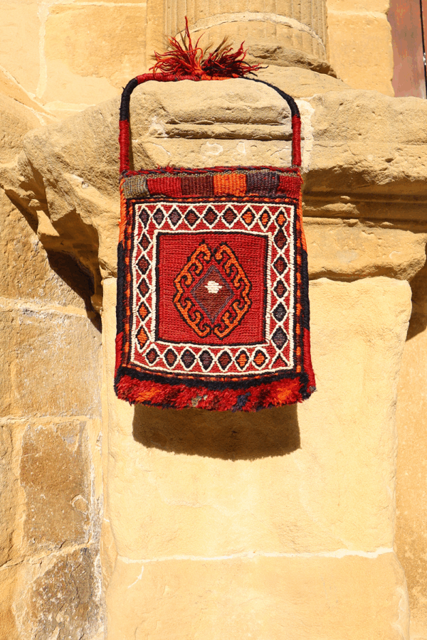 Bolso o chanteh semi antiguo Bakhtiari, Irán. 34x28 cms - Imagen 3