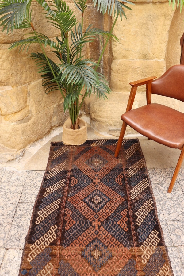 Alfombra antigua Mushwani Baluch, Afganistán. 147x85 cms
