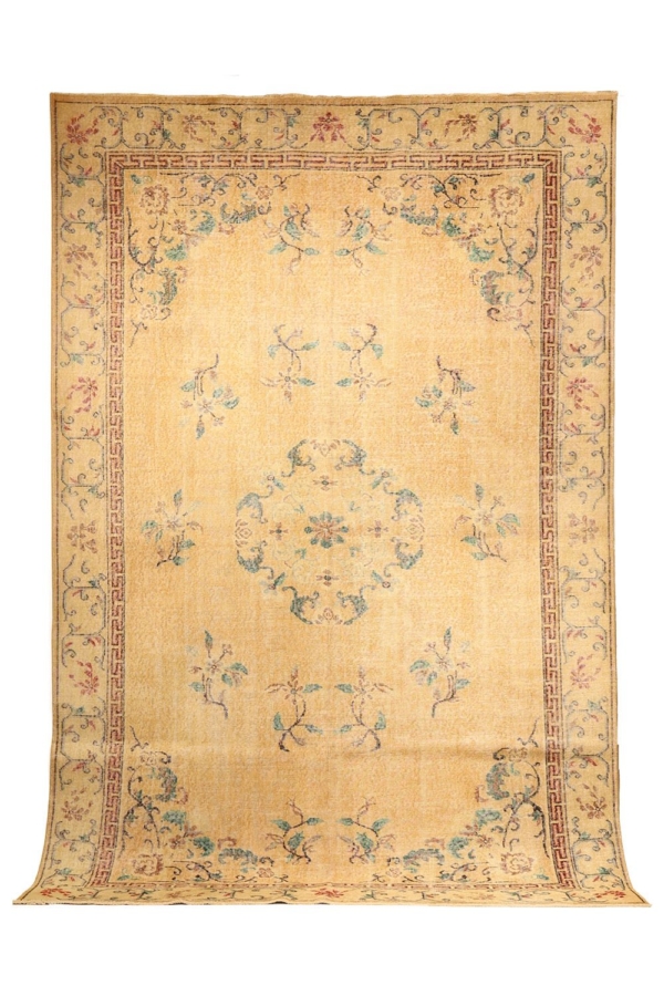 Vintage rug from Turkey.  316x206 cms