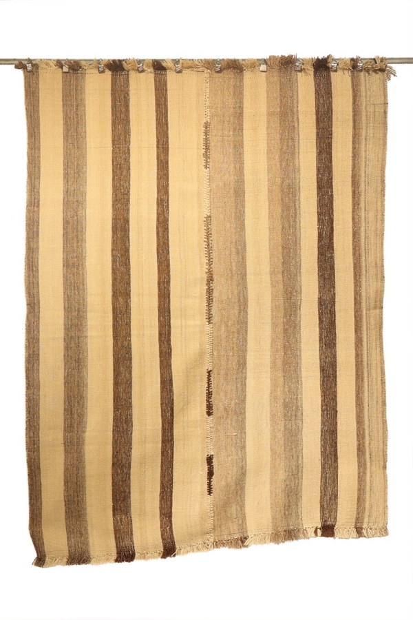 Vintage Qashqai kilim from Iran. 222x154 cms