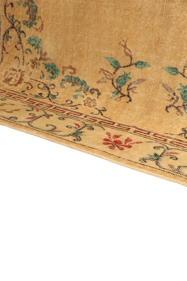Vintage rug from Turkey.  316x206 cms - Image 4