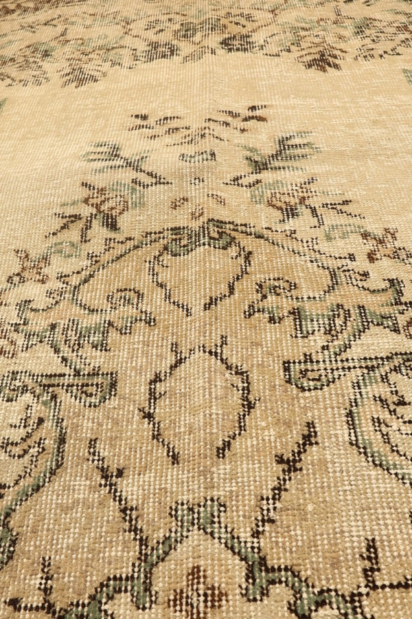 Vintage rug from Turkey.  273x165 cms - Image 4