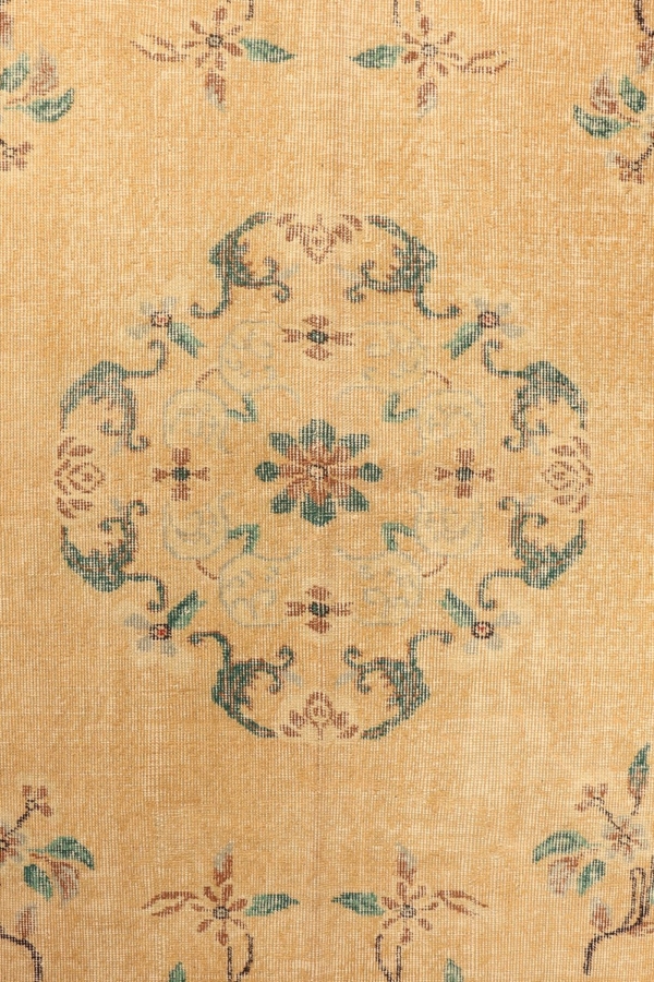 Vintage rug from Turkey.  316x206 cms - Image 5
