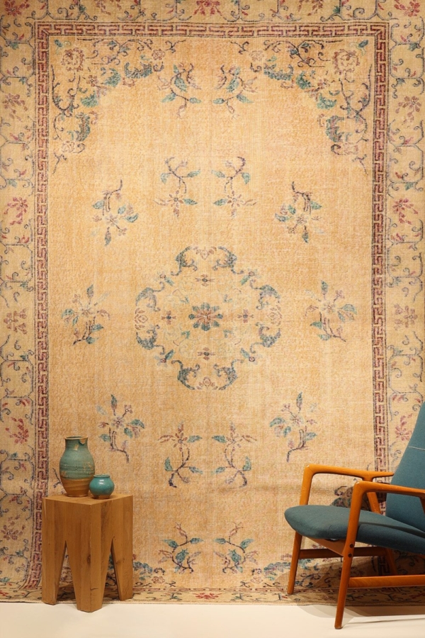 Vintage rug from Turkey.  316x206 cms - Image 2