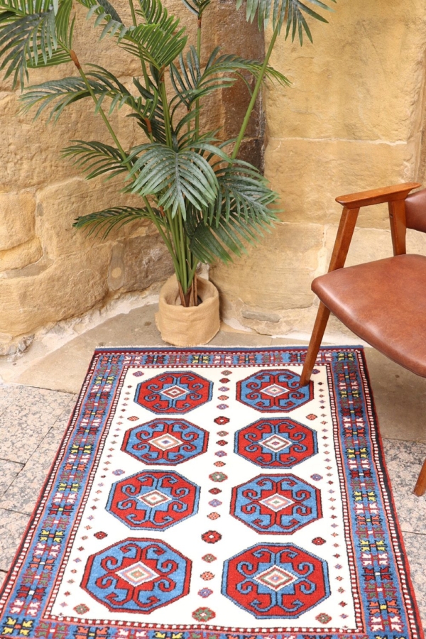 Alfombra nueva, Turquía. 115x100 cms