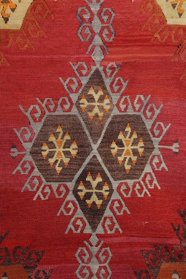 Semi-antique Sarkisla kilim from Turkey. 380x190 cms - Image 5