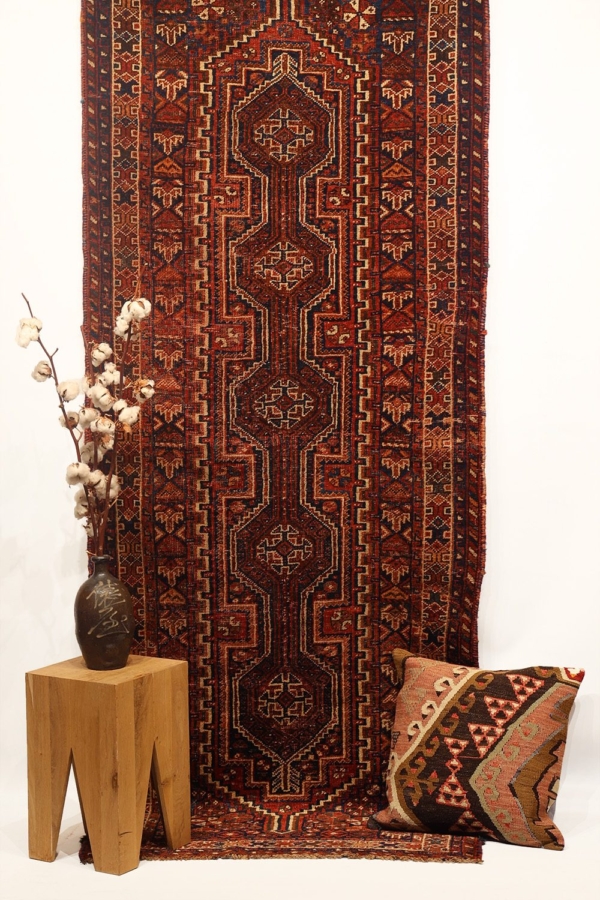 Alfombra antigua árabe, Irán. 263x100 cms