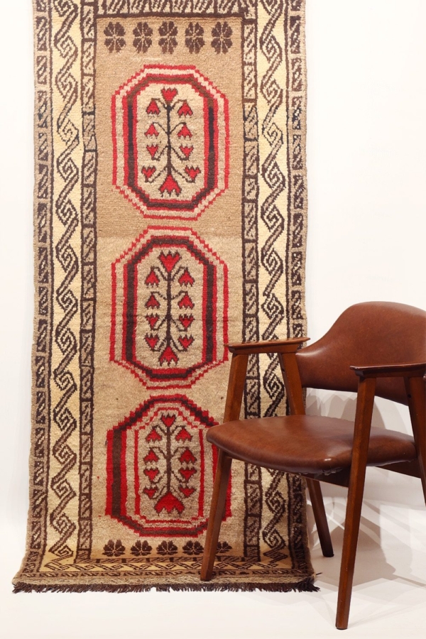Alfombra semi antigua Taimani Baluch, Afganistán. 222x86 cms