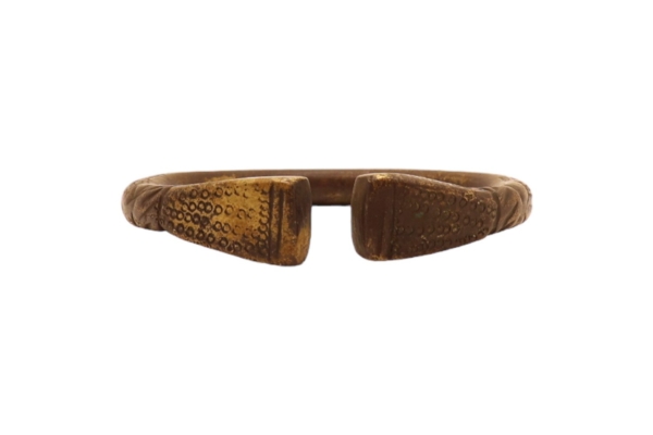 Antique Luristan bracelet. 82 gr