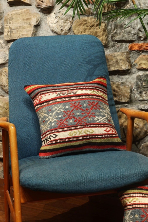 Cojín étnico de kilim, Turquía. 40×40 cms