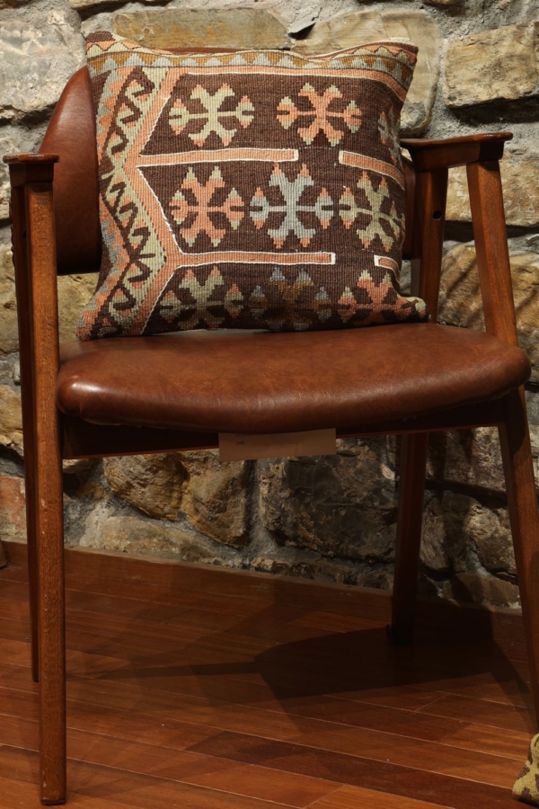 Kilim cushion, Turkey. 40×40 cms - Image 4
