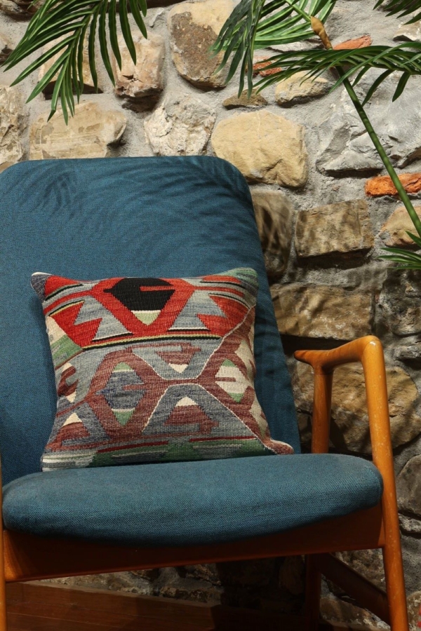 Kilim cushion, Turkey. 40×40 cms - Image 2