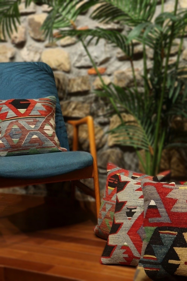 Kilim cushion, Turkey. 40×40 cms - Image 4