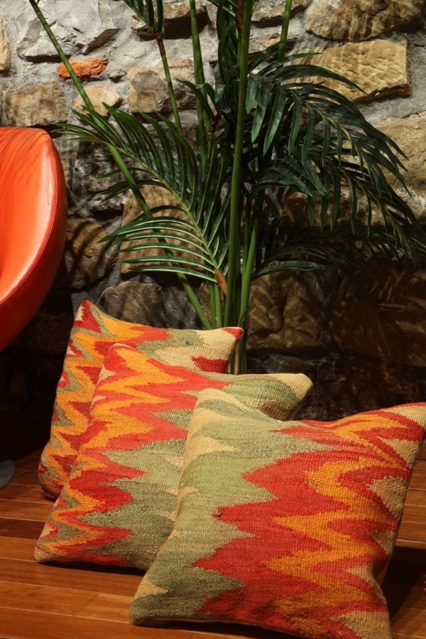 Cojín étnico de kilim, Irán. 40×40 cms - Imagen 3