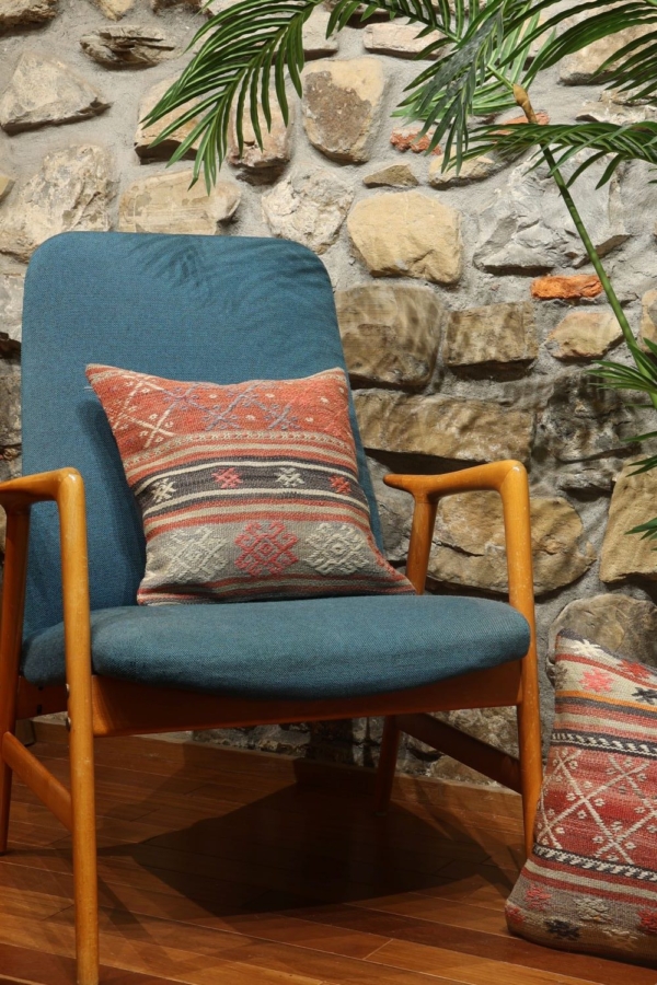 Cojín étnico de kilim, Turquía. 40×40 cms - Imagen 2