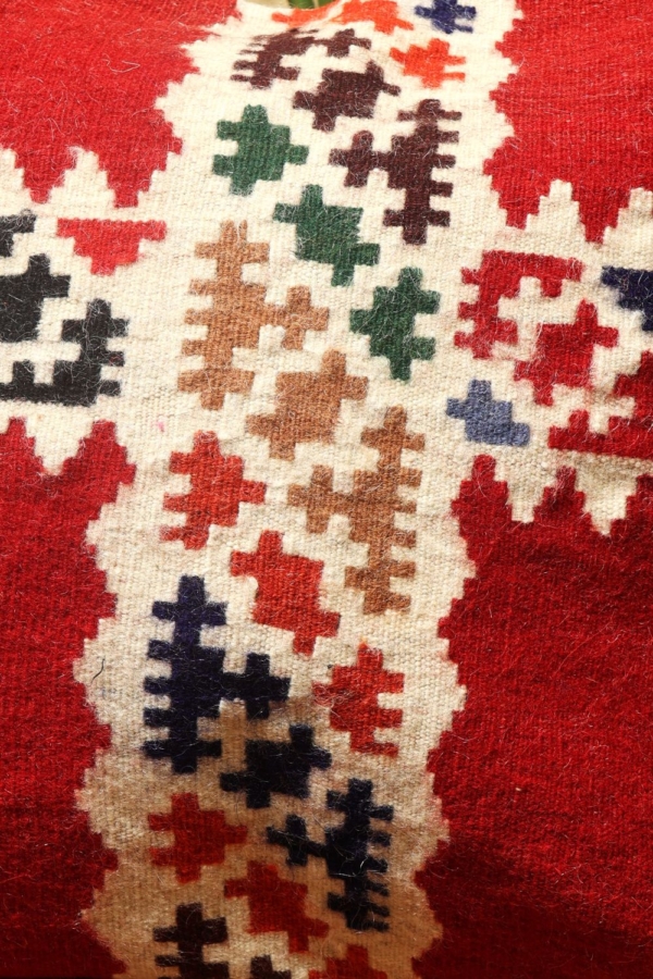 Kilim cushion, Iran. 40×40 cms - Image 4