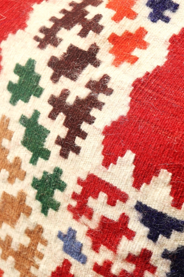 Kilim cushion, Iran. 40×40 cms - Image 5