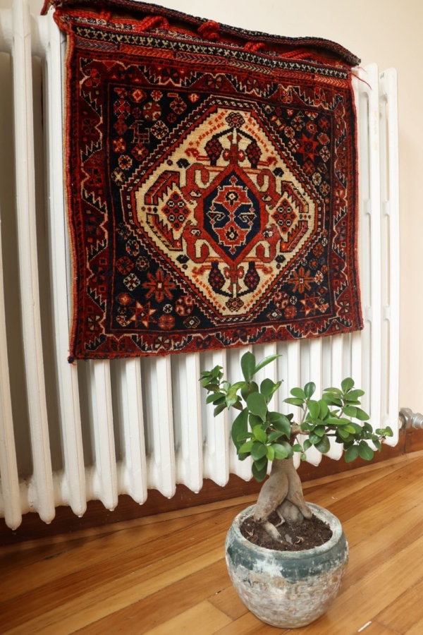 Antique Qashqai saddlebag from Iran. 110×60 cms
