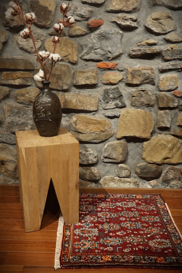 Vintage Qashqai rug from Iran. 60x65 cms