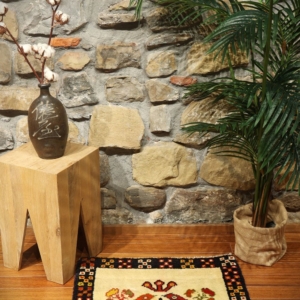Vintage Qashqai rug from Iran. 62x60 cms