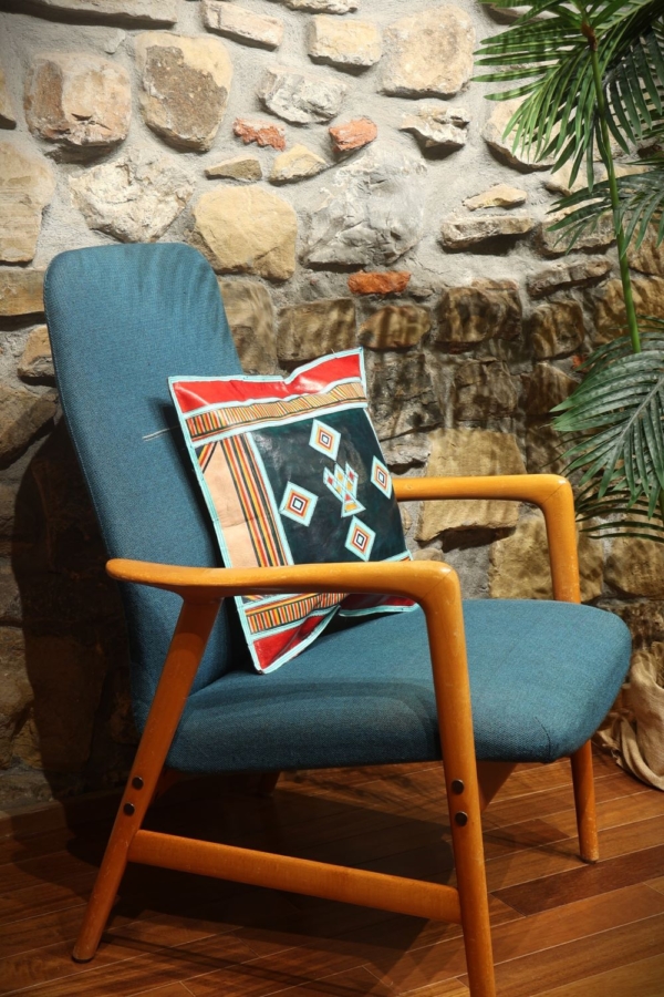 Tuareg leather cushion from Niger. 40×40 cms