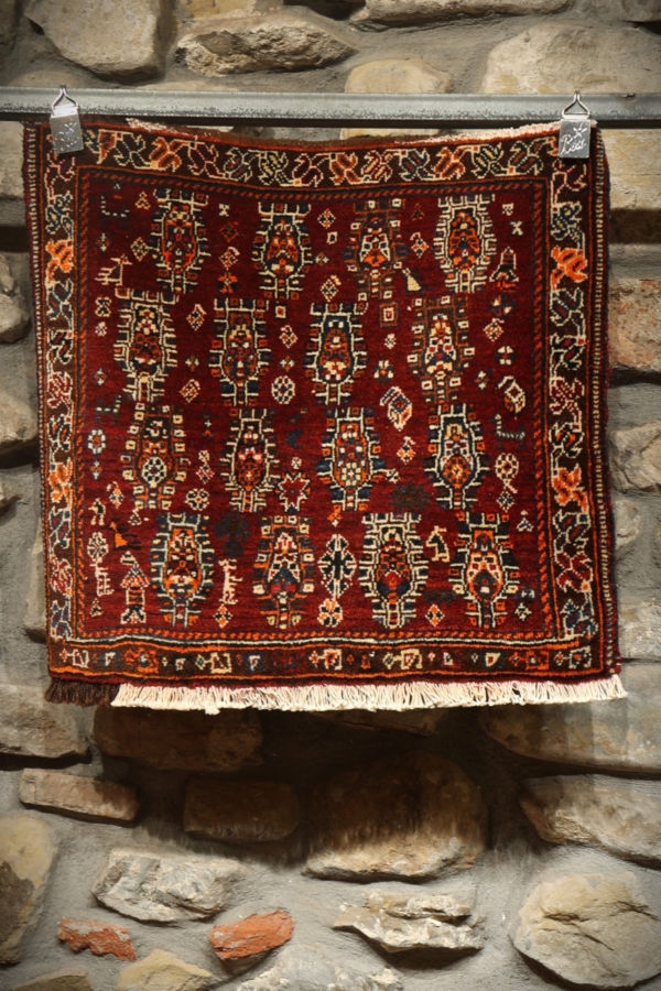 Vintage Qashqai rug from Iran. 60x65 cms - Image 2