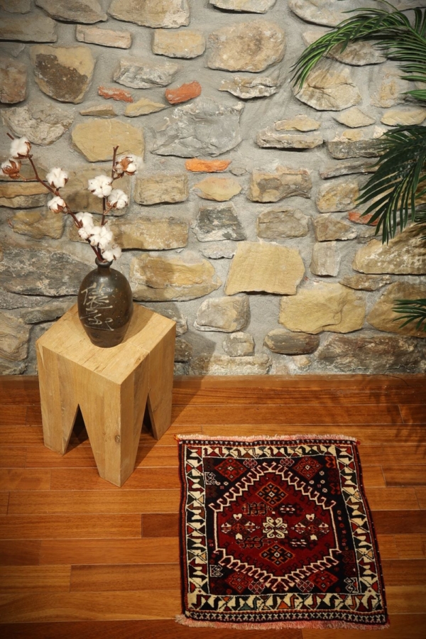 Alfombra semi antigua Qashqai, Irán. 59×55 cms - Imagen 3