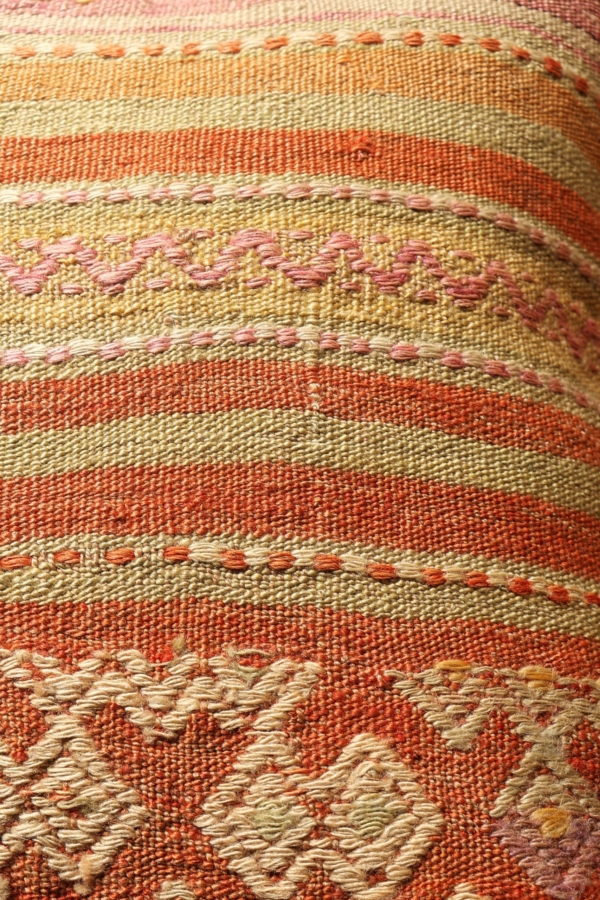 Kilim cushion, Turkey. 40×40 cms - Image 3