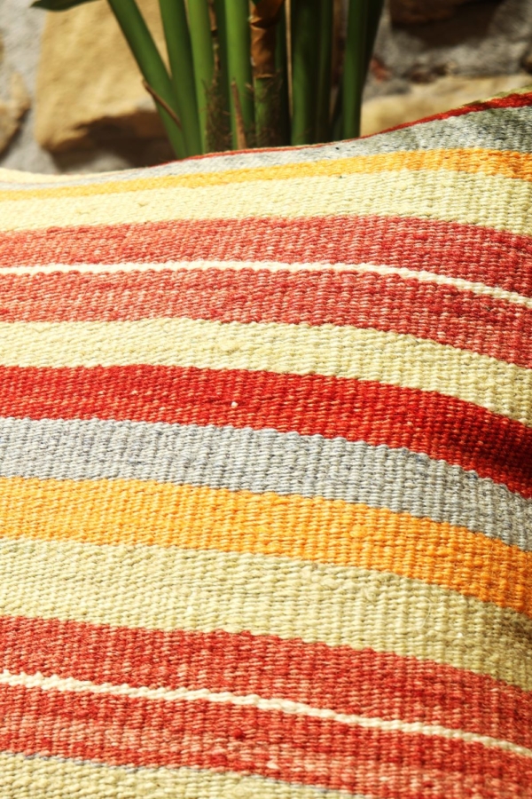 Cojín étnico de kilim, Turquía. 40×40 cms - Imagen 4