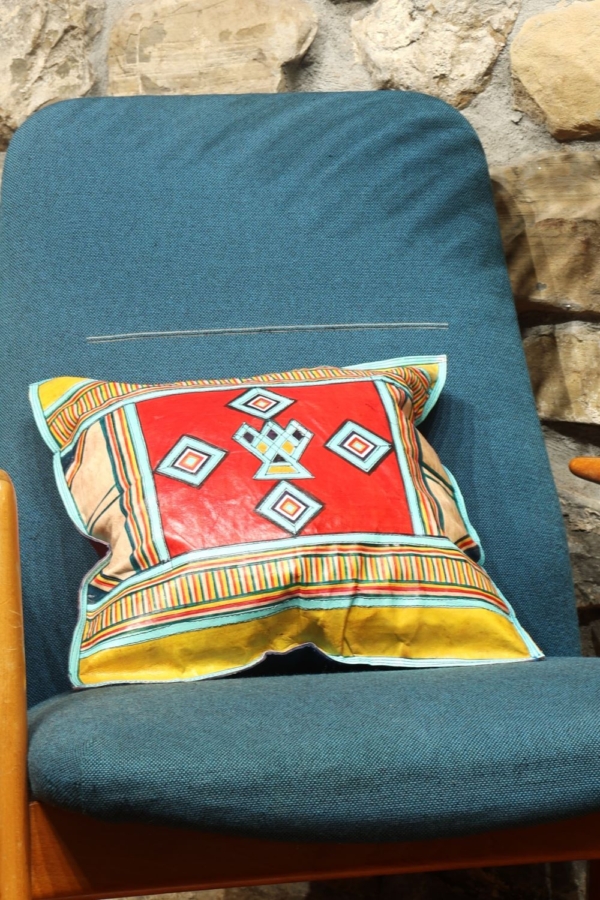Tuareg leather cushion from Niger. 40×40 cms - Image 4