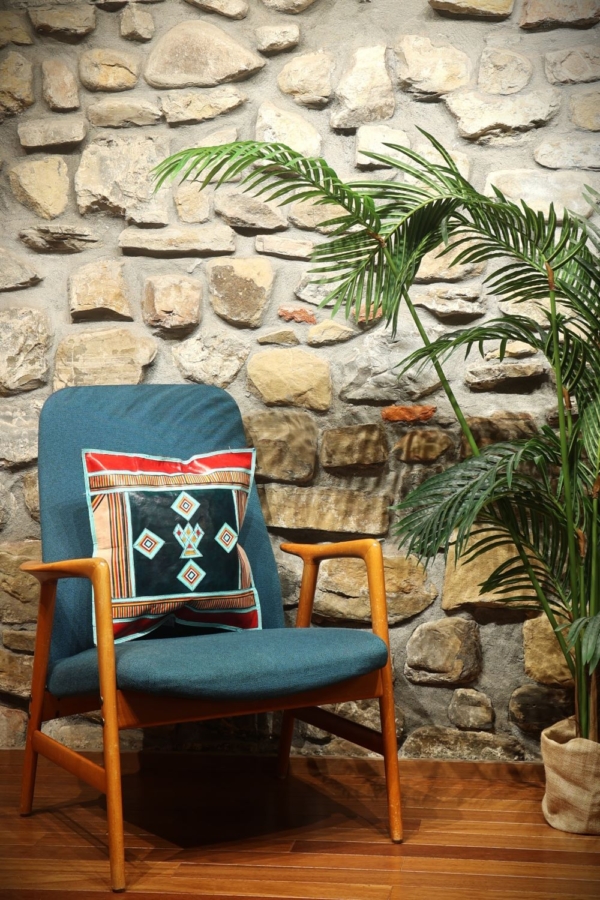 Tuareg leather cushion from Niger. 40×40 cms - Image 4