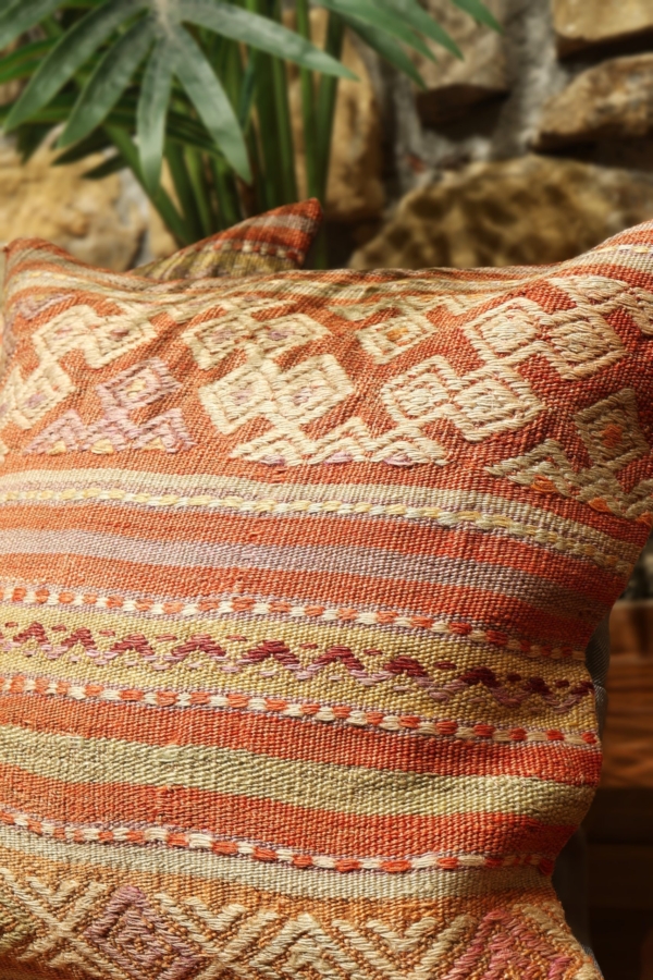 Kilim cushion, Turkey. 40×40 cms - Image 4