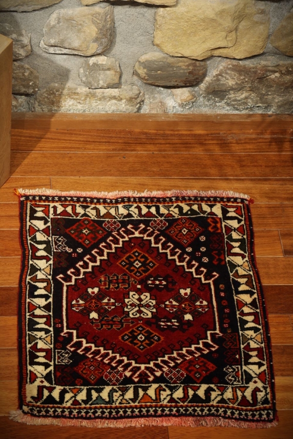 Alfombra semi antigua Qashqai, Irán. 59×55 cms - Imagen 5