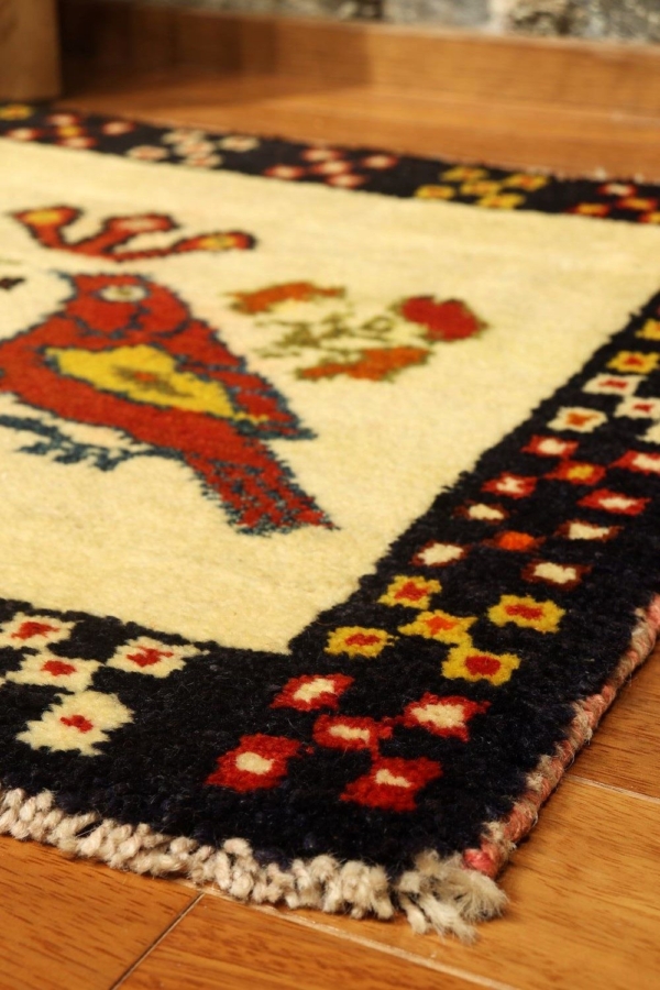 Vintage Qashqai rug from Iran. 62x60 cms - Image 6