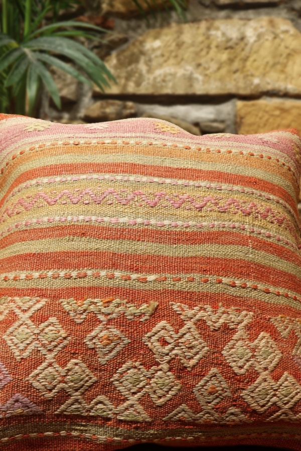 Kilim cushion, Turkey. 40×40 cms - Image 6