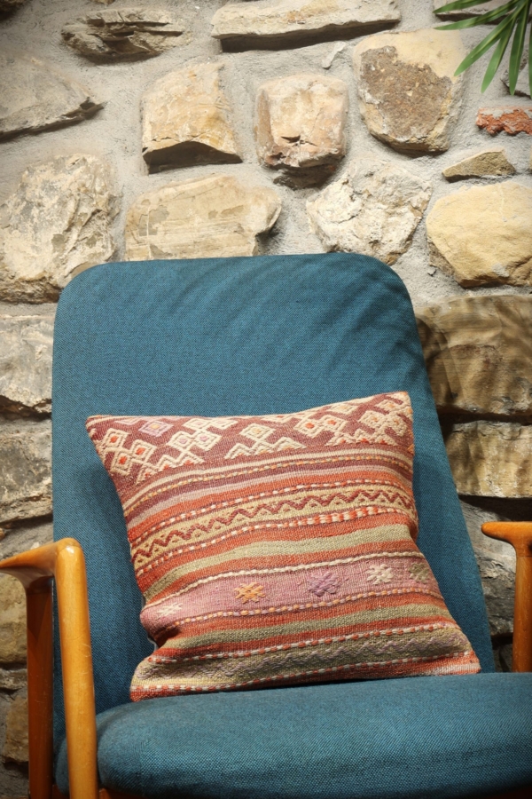 Kilim cushion, Turkey. 40×40 cms - Image 7