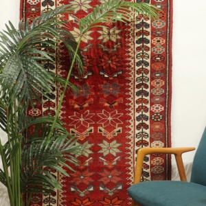 Alfombra vintage Herki kurda, Irak. 393x89 cms
