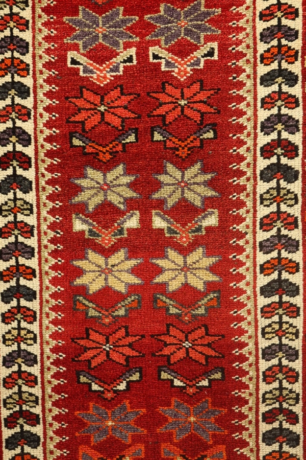 Vintage Kurdish Herki rug from Irak. 393x89 cms - Image 5